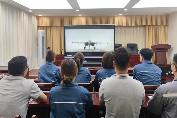 [图文]观长空之王 感使命继续——和田新能置业公司开展爱国主义教育主题观影活动-Ag亚洲集团